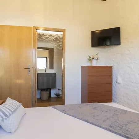 Ferienhaus Quintinha Sao Martinho Luxury 2 Eira With Jacuzzi Vila do Conde